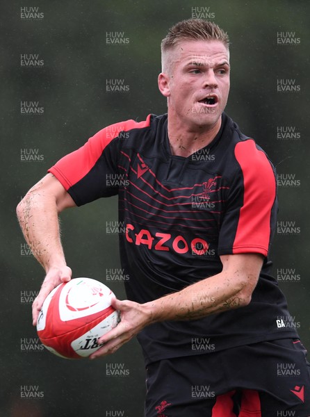 181021 - Wales Rugby Training - Gareth Anscombe during training
