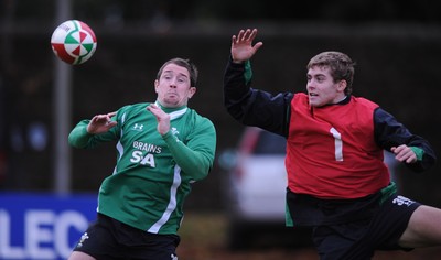 18.11.08 - Wales Rugby Training - Shane Williams and Leigh Halfpenny in action during training 