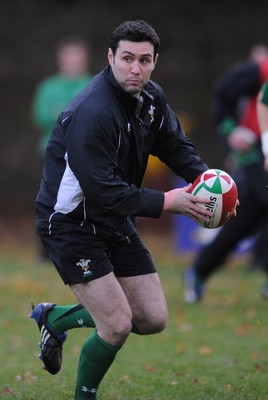 18.11.08 - Wales Rugby Training - Stephen Jones in action during training 