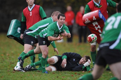 18.11.08 - Wales Rugby Training - Gareth Cooper in action during training 