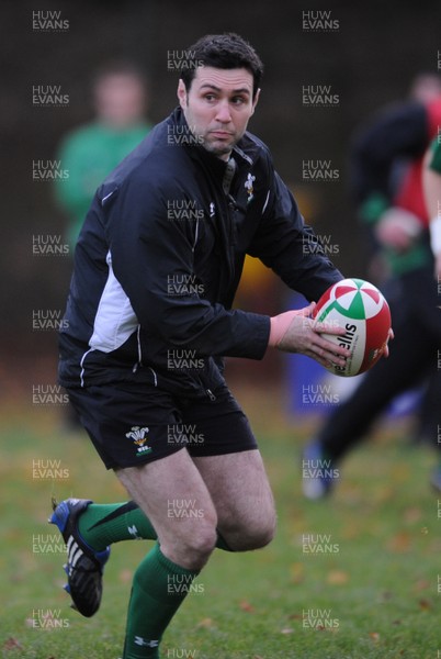 18.11.08 - Wales Rugby Training - Stephen Jones in action during training 