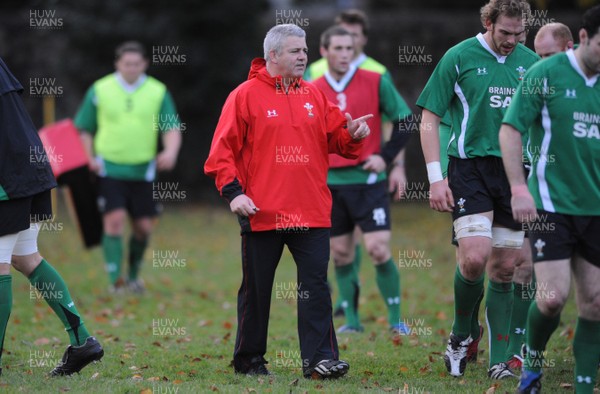 18.11.08 - Wales Rugby Training - Wales Coach, Warren Gatland during training 