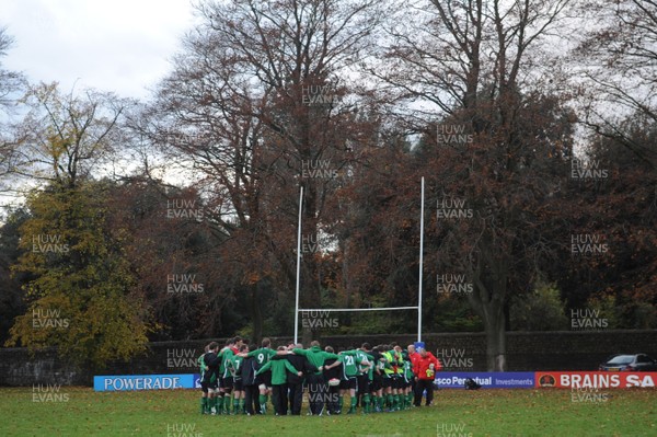 18.11.08 - Wales Rugby Training - Wales team talk during training 