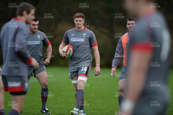 181113 - Wales Rugby Training -Andrew Coombs during training