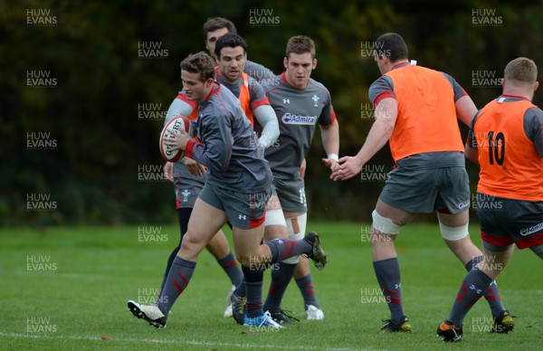 181113 - Wales Rugby Training -Hallam Amos during training