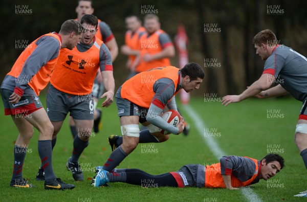 181113 - Wales Rugby Training -Justin Tipuric during training