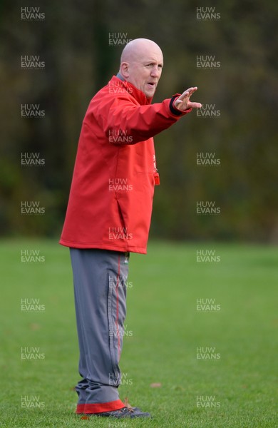 181113 - Wales Rugby Training -Shaun Edwards during training