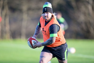 181114 - Wales Rugby Training - Richard Hibbard during training