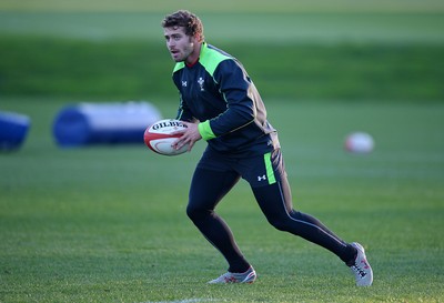 181114 - Wales Rugby Training - Leigh Halfpenny during training