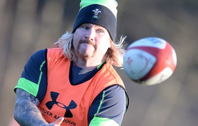 181114 - Wales Rugby Training - Richard Hibbard during training