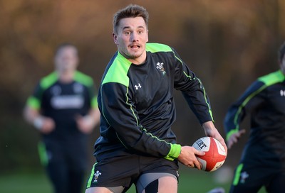 181114 - Wales Rugby Training - Jonathan Davies during training