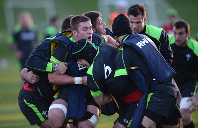 181114 - Wales Rugby Training -Dan Lydiate during training