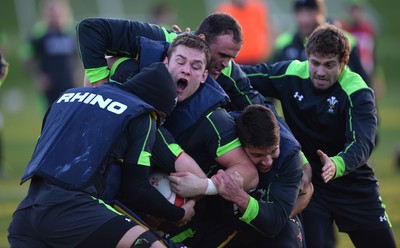 181114 - Wales Rugby Training -Dan Lydiate during training