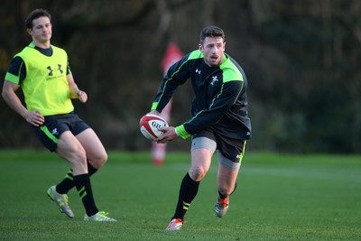 181114 - Wales Rugby Training -Alex Cuthbert during training