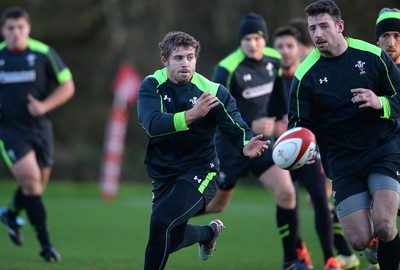 181114 - Wales Rugby Training -Leigh Halfpenny during training