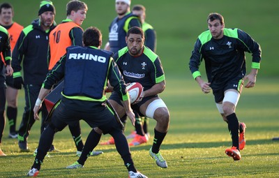 181114 - Wales Rugby Training -Taulupe Faletau during training