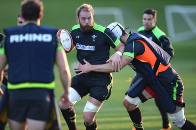 181114 - Wales Rugby Training -Alun Wyn Jones during training