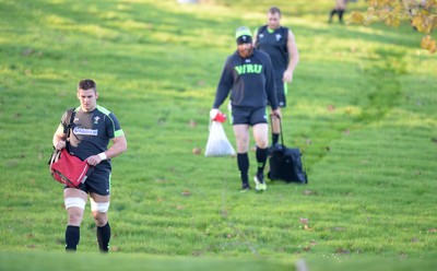 181114 - Wales Rugby Training -Dan Lydiate arrives for training