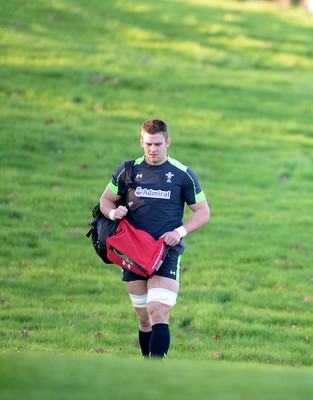 181114 - Wales Rugby Training -Dan Lydiate arrives for training