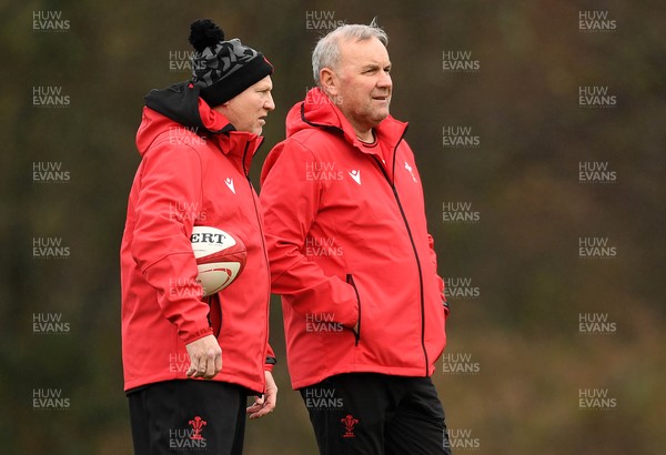 181121 - Wales Rugby Training - Neil Jenkins and Wayne Pivac during training