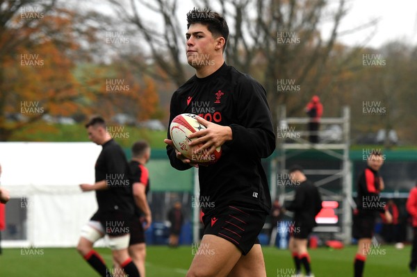 181121 - Wales Rugby Training - Louis Rees-Zammit during training