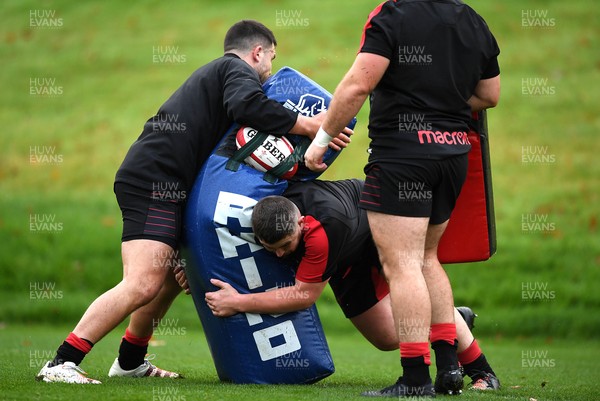 181121 - Wales Rugby Training - Ellis Jenkins and Wyn Jones during training