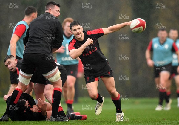 181121 - Wales Rugby Training - Tomos Williams during training