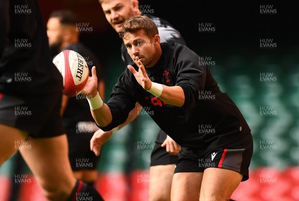 181122 - Wales Rugby Training - Leigh Halfpenny during training