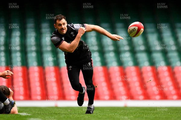 181122 - Wales Rugby Training - Tomos Williams during training