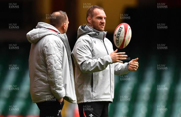 181122 - Wales Rugby Training - Jonathan Humphreys and Gethin Jenkins during training