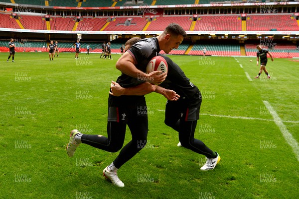 181122 - Wales Rugby Training - George North and Owen Watkin during training