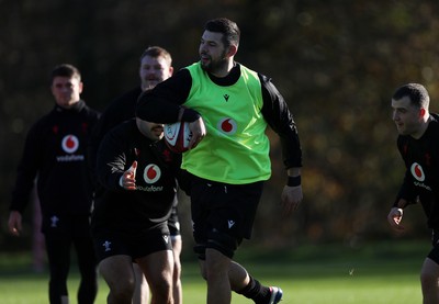 181125 - Wales Rugby Training in the week leading up to their game against New Zealand - Rhys Davies during training