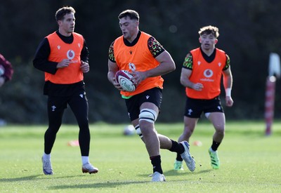 181125 - Wales Rugby Training in the week leading up to their game against New Zealand - Freddie Thomas during training