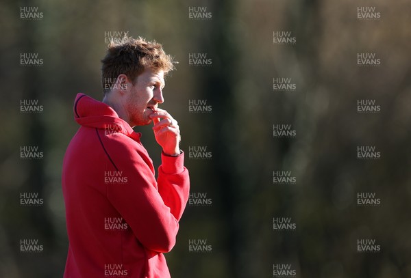181125 - Wales Rugby Training in the week leading up to their game against New Zealand - Rhys Patchell, Kicking Coach during training