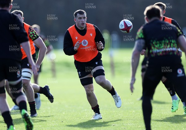 181125 - Wales Rugby Training in the week leading up to their game against New Zealand - Morgan Morse during training