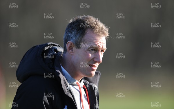 190213 - Wales Rugby Training -Rob Howley during training