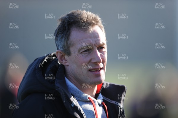 190213 - Wales Rugby Training -Rob Howley during training