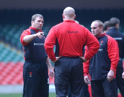 190203 - Wales Rugby Training - Jonathan Humphreys (lt) with Ben Evans (centre) and Gareth Williams (rt)