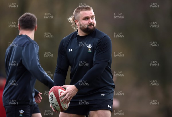 190219 - Wales Rugby Training - Tomas Francis during training