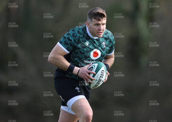 190224 - Wales Rugby Training in the week leading up to their 6 Nations clash with Ireland - Elliot Dee during training