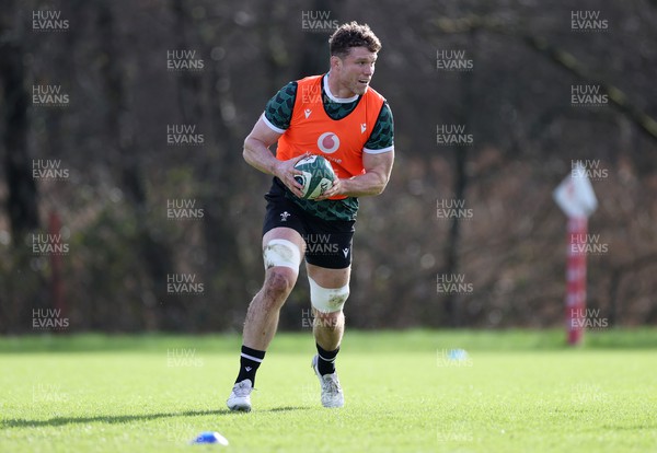 190224 - Wales Rugby Training in the week leading up to their 6 Nations clash with Ireland - Will Rowlands during training