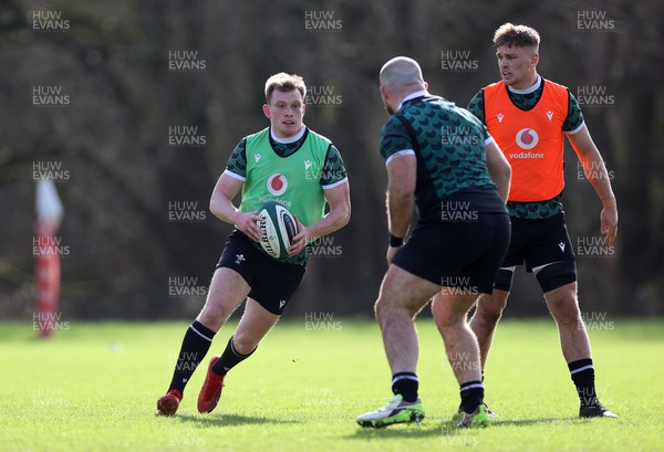 190224 - Wales Rugby Training in the week leading up to their 6 Nations clash with Ireland - Nick Tompkins during training