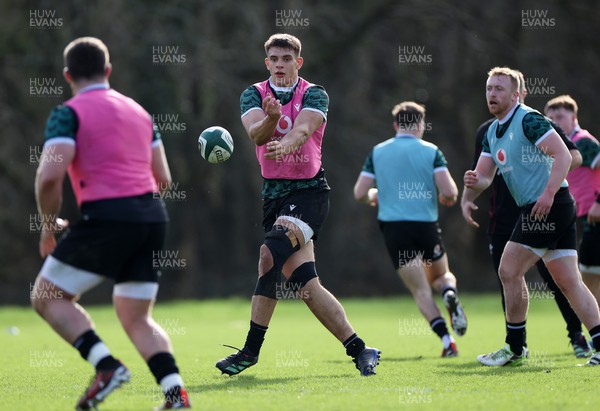 190224 - Wales Rugby Training in the week leading up to their 6 Nations clash with Ireland - Dafydd Jenkins during training