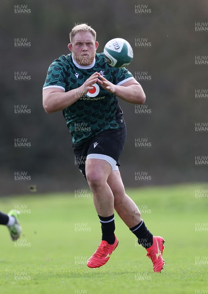 190224 - Wales Rugby Training in the week leading up to their 6 Nations clash with Ireland - Corey Domachowski during training
