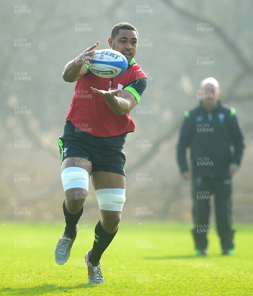 190315 - Wales Rugby Training -Taulupe Faletau during training