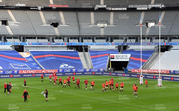 190321 - Wales Rugby Training - Wales players warm up during training