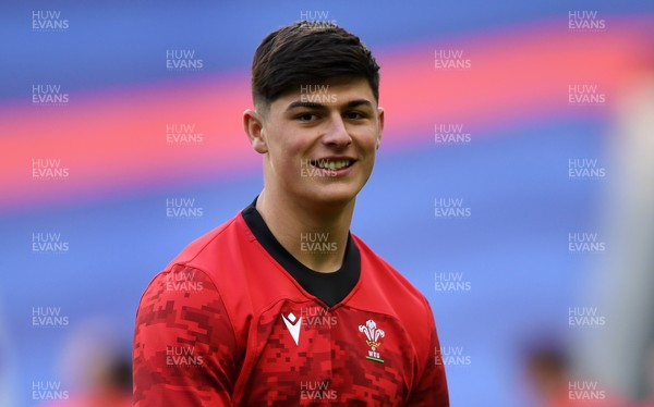 190321 - Wales Rugby Training - Louis Rees-Zammit during training