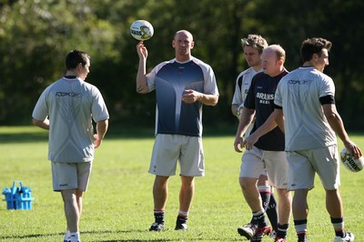 19.05.07  Wales rugby on Tour to Australia Wales captain Gareth Thomas practices his ball skills during training in Terrigal 
