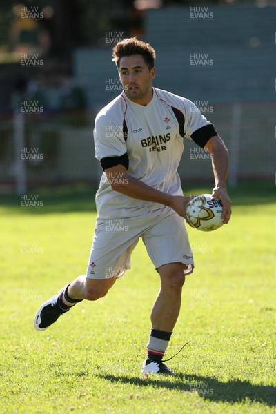 19.05.07  Wales rugby on Tour to Australia Wales Gavin Henson  during training in Terrigal 