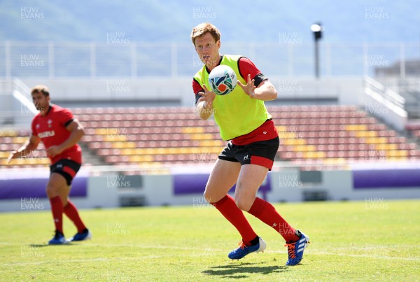 190919 - Wales Rugby Training - Rhys Patchell during training